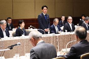 Keidanren's meeting with Minister of Agriculture, Forestry and Fisheries Koizumi
